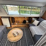 Bateau Sur La Marne Le Viking Mery-Sur-Marne