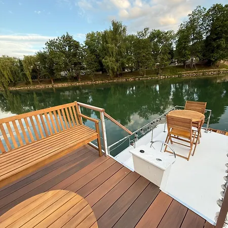 Bateau Sur La Marne Le Viking Bateau-hôtel Mery-Sur-Marne