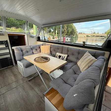 Úszó hotel Bateau Sur La Marne Le Viking *