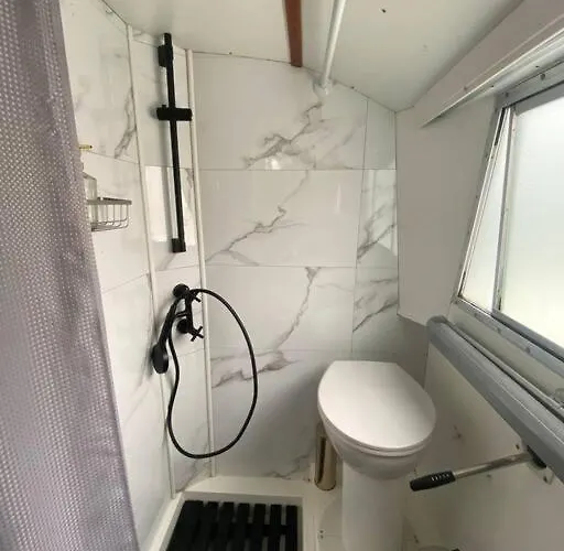 Bateau Sur La Marne Le Viking Mery-Sur-Marne