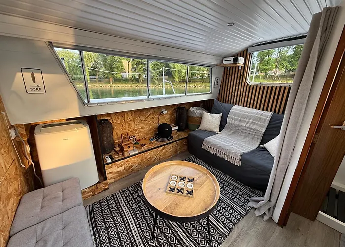 Úszó hotel Bateau Sur La Marne Le Viking *