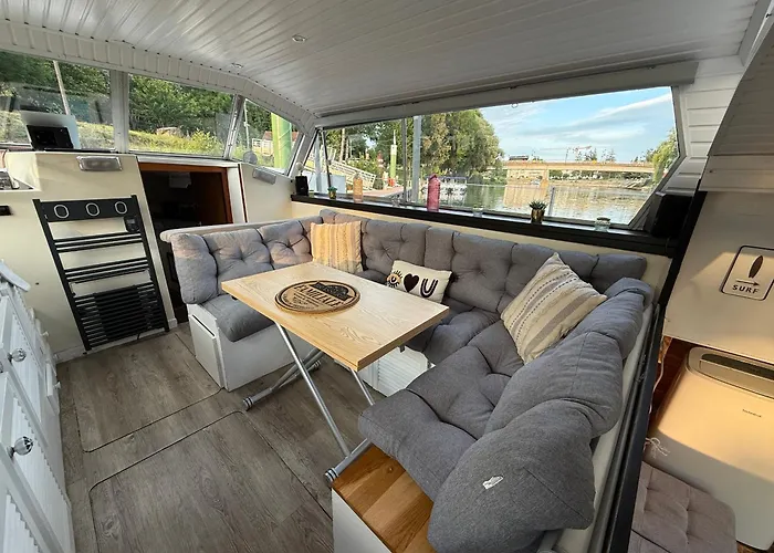 Úszó hotel Bateau Sur La Marne Le Viking *